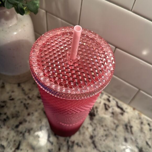 Starbucks Christmas Gradient Pink 24 oz Venti Diamond Studded Cup - Picture 3 of 3
